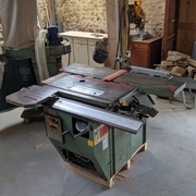 1ere etape : On va aligner la table de scie et les extremités de table de degau