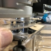 Reprise à cause de la vis de fixation de l'embout d'aspiration