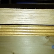 Milieu de planche, 1mm moins épais que les bords environ.