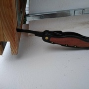 Les visseuses ne passait pas heureusement j'ai mon petit couteau de sculpture !