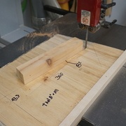 Préparation d'un gabarit pour la scie à ruban.