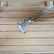 Utilisation de petites cales pour un espacement régulier !