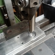 1ere étape élimination de la soudure  a la tête a aléser sur la fraiseuse