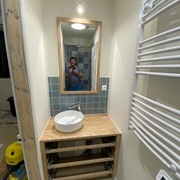 avec le miroir franchement posé