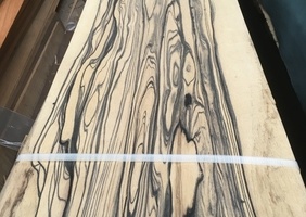 Un petit placage d'Ebène blanc