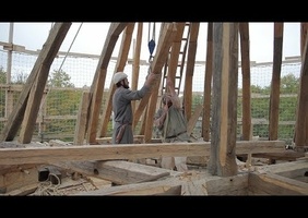 Le charpentier de Guedelon