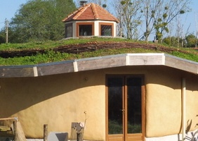 Paillourte : la yourte en paille.