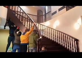 Vidéo passionnante de la fabrication d'un escalier hélicoidal