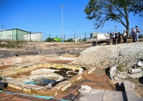 Plafond a caisson en bois de 2000 ans, ça c'est une trouvaille (archéologique)