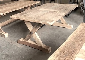 Meubles dans du bois ancien récupéré