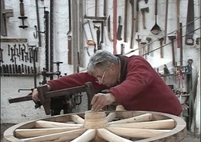 Charronnage: la roue en bois