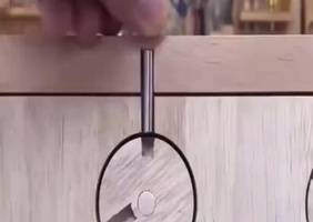 Fermeture à code d'un coffret en bois