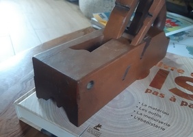 Outil a moulure de grand cadre à  4 fers