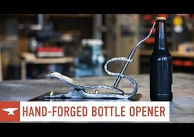 Décapsuleur catapulte