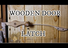 Loquet de porte en bois