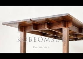 Une table à emboîtements multiples