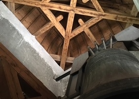 Dans le clocher de l'église de Crest