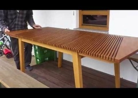Un système d'allonge de table original