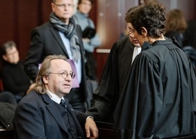 Affaires sensibles podcast sur  France Inter :  de faux sièges vendus au château de Versailles