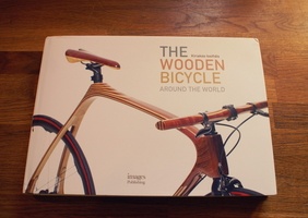 The Wooden Bicycle Around The World par Kiriakos Iosifidis