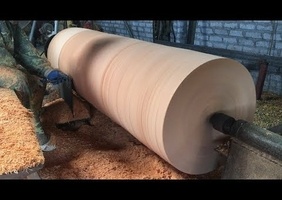 Très Gros tour a bois !