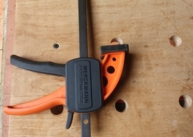 Serre-joint d'insertion pour table MFT à 2.99€