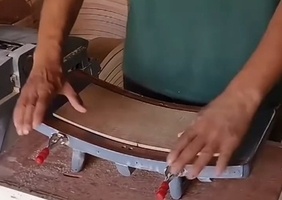 Dégauchisseuse et raboteuse à cintrer