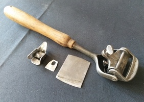 Grattoirs pour caisses en bois