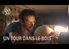 Artiste et ébéniste, Jérôme crée de fascinantes œuvres en bois.