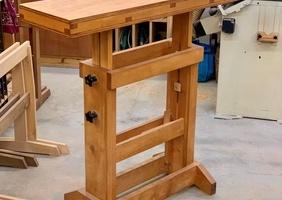 Support de travail ajustable en hauteur