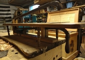 Scie à chantourner manuelle