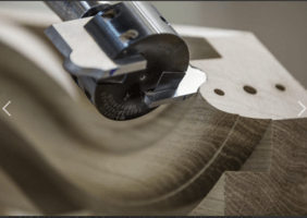 De la main-courante débillardée