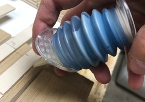 Mouche-bébé pour la colle