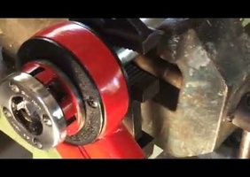 Faire des filetages sur un tuyau 3/4 sans étau approprie. Bessey 3/4.