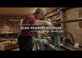 Le travail du tourneur Jean-Renaud Scordia