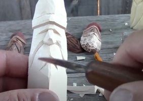 Wood carving a Gnome - Sculpter un Gnome