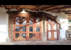 Porte massive, avec les moyens du bord.