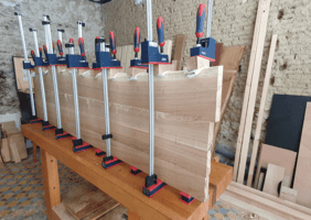 Combien de serre joints pour coller