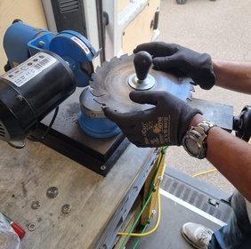 Affûtage des bords de Seine