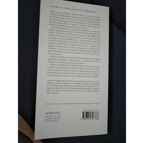 Le livre des arbres, arbustes et arbrisseaux