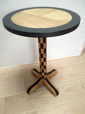 Un guéridon à base de chutes