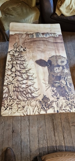 Table basse pyrogravé theme montagne