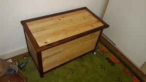 Coffre à jouets en palette