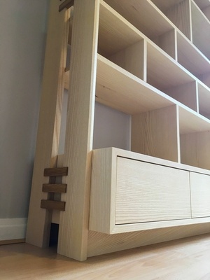 Un Bureau et ses Bibliothèques tout en frêne massif