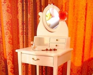 Réalisation d’une coiffeuse au tiroir galbé