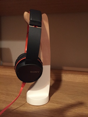 Support de casque en Hêtre