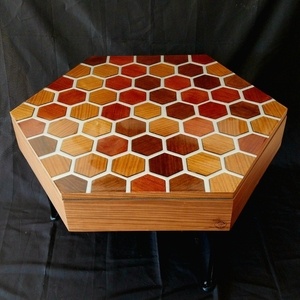 Table basse hexagonale
