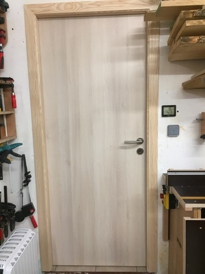 Porte Contemporaine frêne stratifié