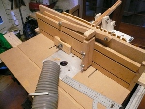 Gabarit à queues d'arondes