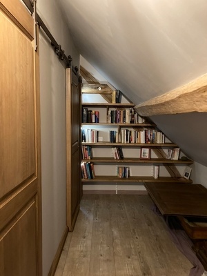 Habillage mur façon bibliothèque